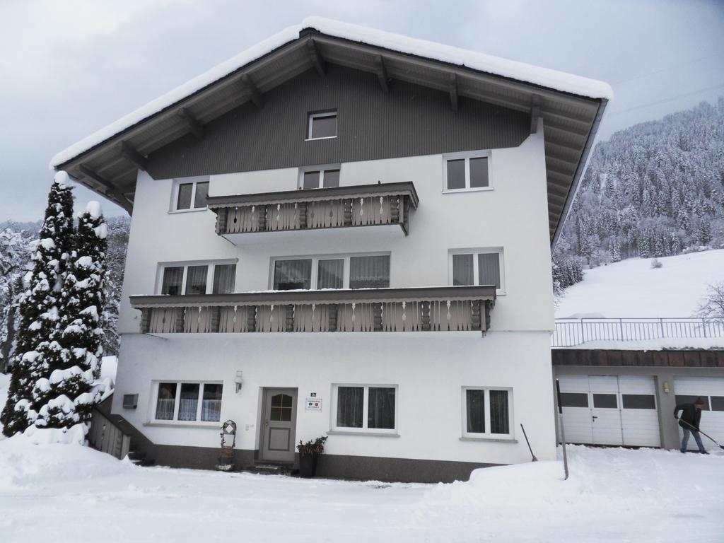 Apartamento Haus Konzett Dalaas Exterior foto
