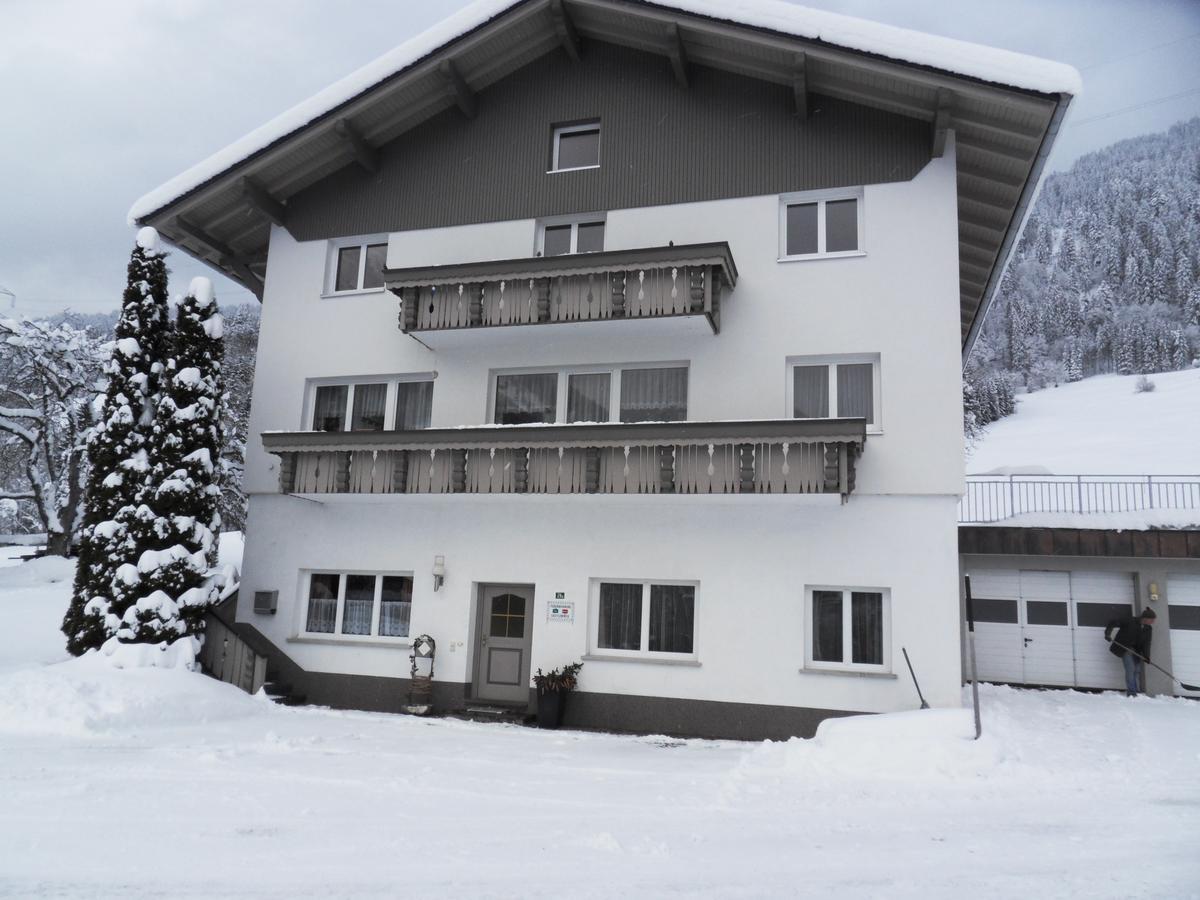 Apartamento Haus Konzett Dalaas Exterior foto